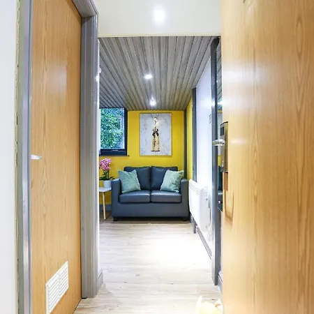 A102 Cheery Bright Loft Apartment Coventry Exterior photo