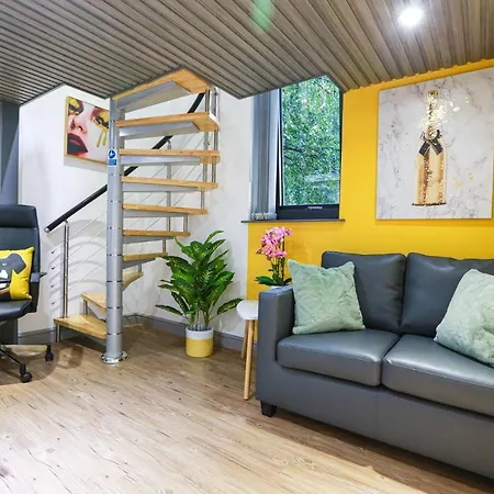 A102 Cheery Bright Loft Apartment Coventry Exterior photo